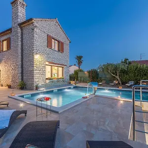  Villa Greenhouse Unna With Heated Pool Kroatien