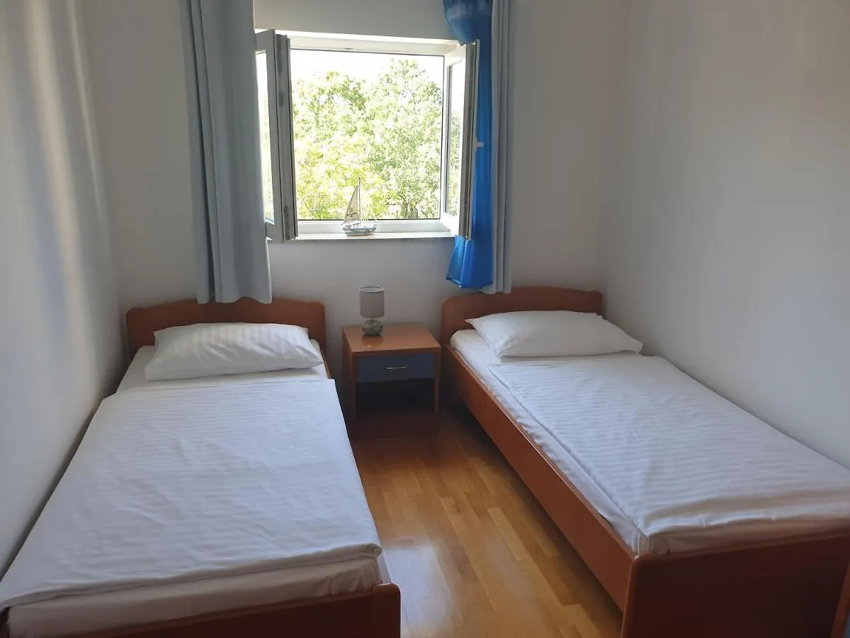 Apartments Mare & Mons Deluxe Malinska 0*,
